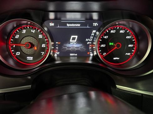 Used 2019 Dodge Charger SXT RWD image 16