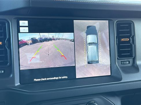 Used 2024 Ford Bronco Badlands image 32