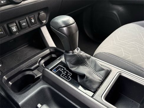 Used 2021 Toyota Tacoma TRD Off-Road image 21