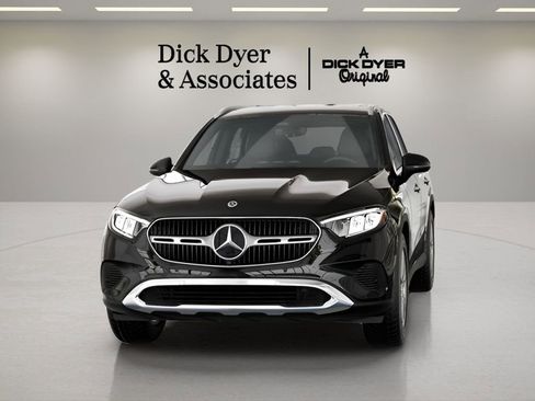 Used 2025 Mercedes-Benz GLC 300 image 32