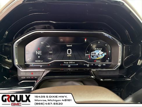 Used 2024 GMC Sierra 2500 SLT w/ SLT Premium Package image 16