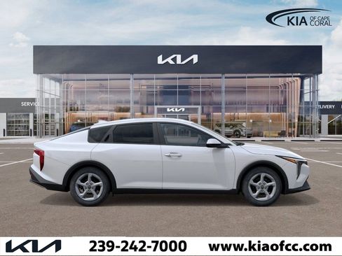 Used 2025 Kia K4 LXS image 7