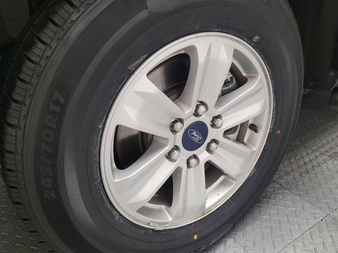 Used 2017 Ford F150 XLT RWD image 31