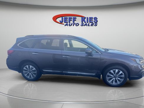 Used 2019 Subaru Outback 2.5i Touring image 4