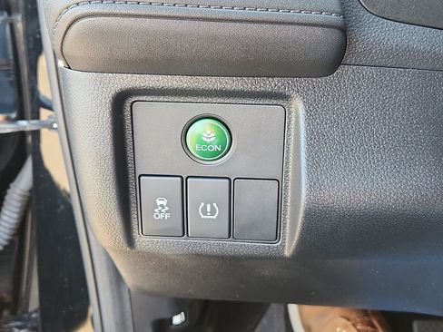 Certified 2019 Honda HR-V LX image 24