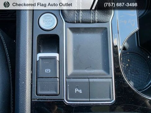 Used 2022 Volkswagen Atlas SE w/ Panoramic Sunroof Package FWD image 18