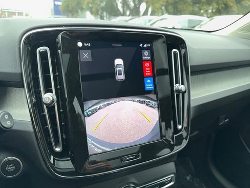 New 2026 Volvo XC40 B4 Core image 21