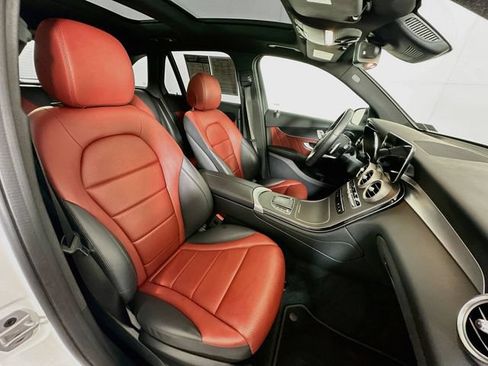 Used 2022 Mercedes-Benz GLC 300 4MATIC image 33