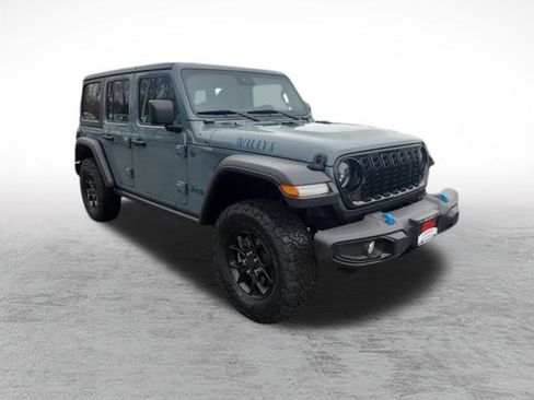 Used 2024 Jeep Wrangler Unlimited image 3