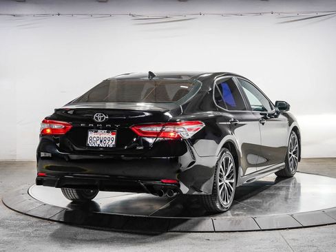 Certified 2019 Toyota Camry SE FWD image 4