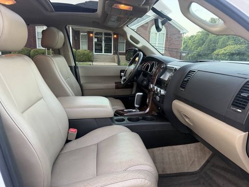 Used 2011 Toyota Sequoia Limited RWD image 31