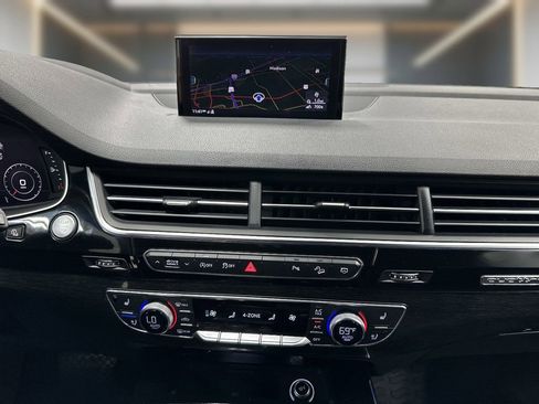 Used 2018 Audi Q7 3.0T Prestige w/ Prestige Package AWD/4WD image 18