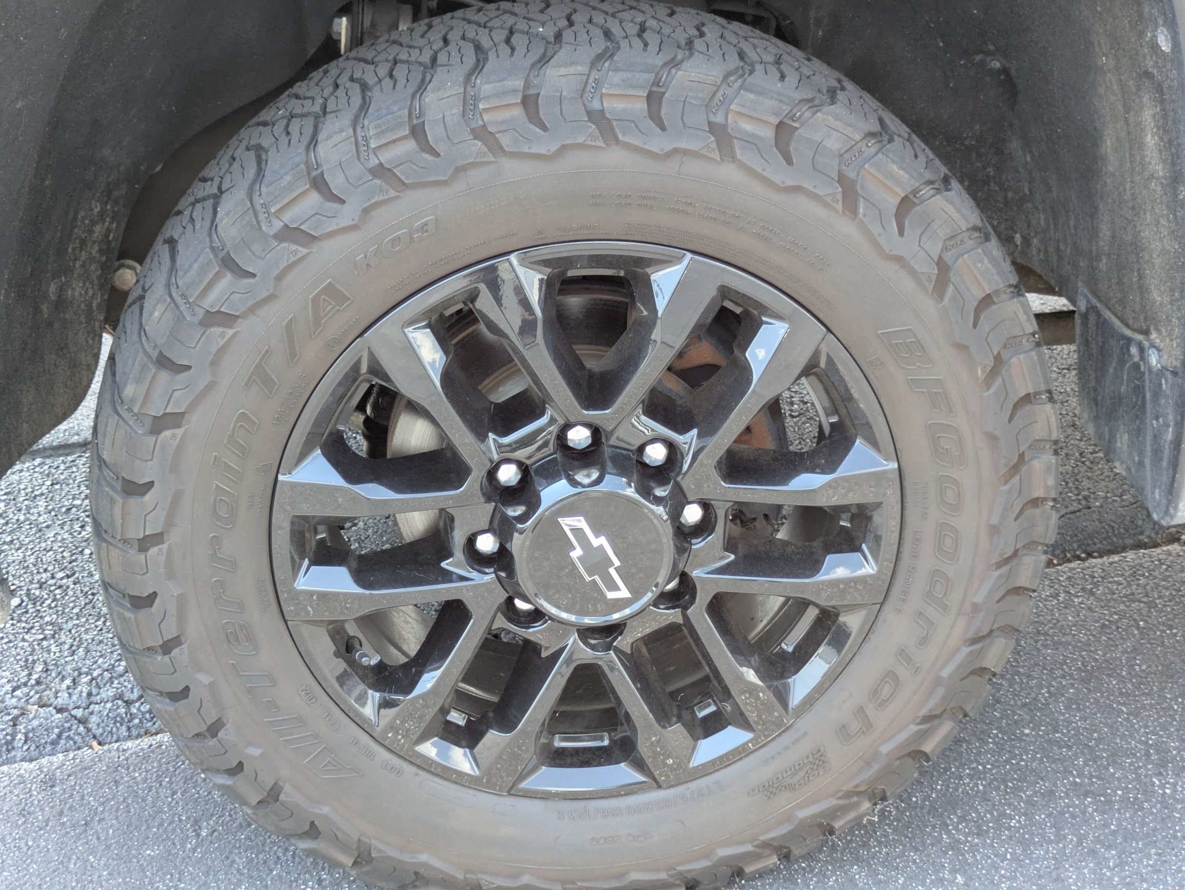 Used 2025 Chevrolet Silverado 2500 LTZ w/ LTZ Plus Package AWD/4WD image 30