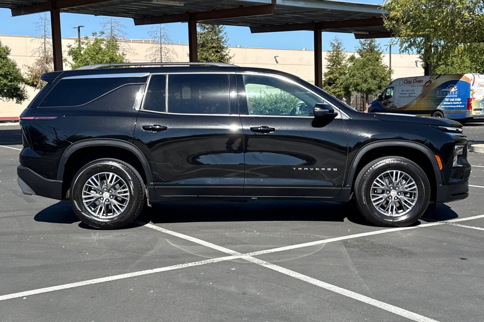 Used 2026 Chevrolet Traverse LT FWD image 10