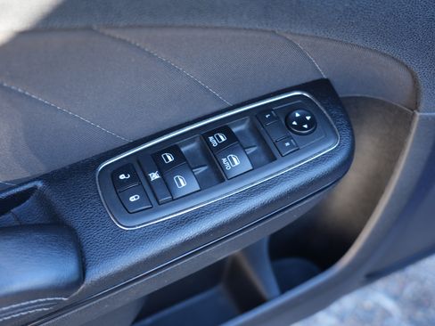 Used 2019 Dodge Charger SXT w/ Blacktop Package image 17