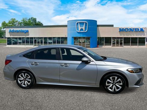 Used 2023 Honda Civic LX image 3