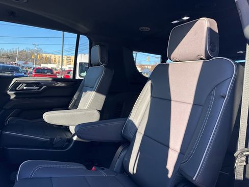 New 2026 GMC Yukon XL Elevation image 32