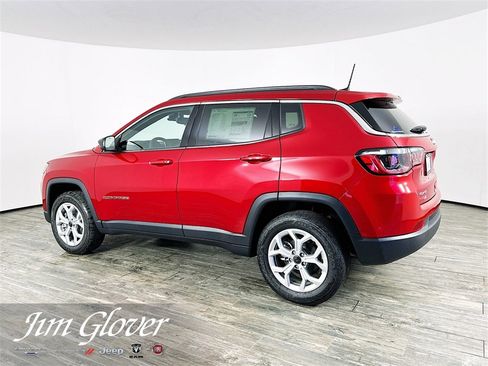 New 2026 Jeep Compass Latitude image 10