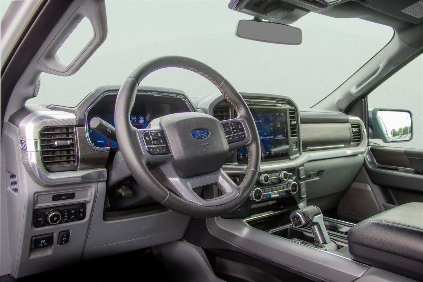 Used 2025 Ford F150 Lariat w/ Equipment Group 501A Mid AWD/4WD image 7