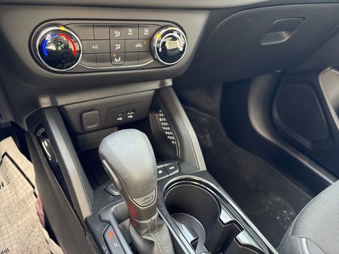 Used 2025 Chevrolet TrailBlazer LS w/ LS Convenience Package image 21