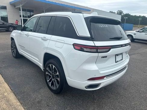 Used 2022 Jeep Grand Cherokee Overland RWD image 4