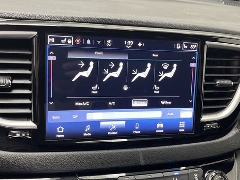 Used 2025 Chrysler Pacifica Select FWD image 19