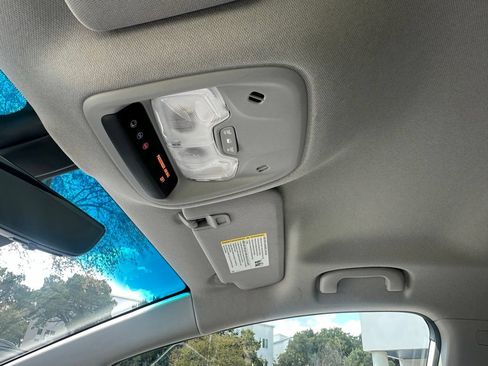 Used 2020 Chevrolet Bolt Premier w/ Infotainment Package FWD image 19