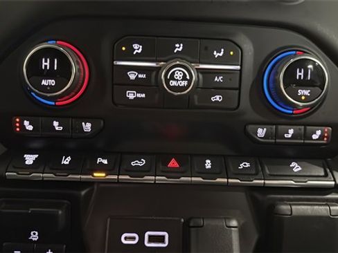 Used 2022 Chevrolet Silverado 3500 LTZ w/ LTZ Premium Package image 15