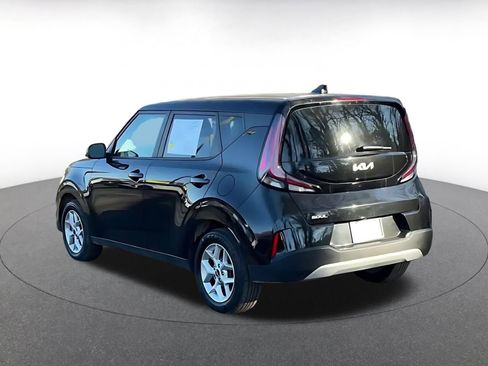 Used 2025 Kia Soul LX w/ LX Technology Package image 11