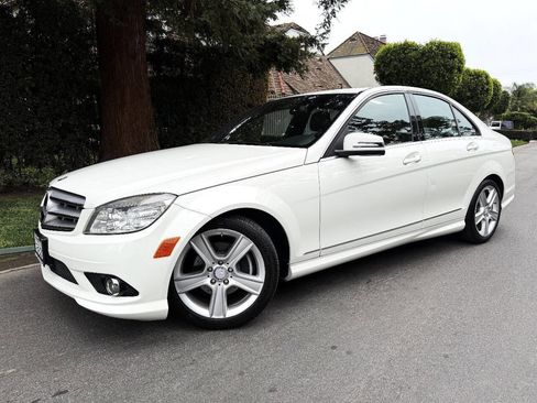 Used 2010 Mercedes-Benz C 300 Sedan image 3
