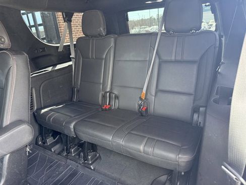 Used 2021 Chevrolet Suburban RST w/ Luxury Package image 19