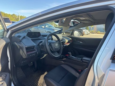 Used 2025 Toyota Prius Plug-In Hybrid w/ Limited Premium Package image 6