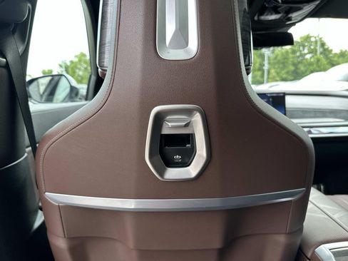 Used 2023 BMW 760i xDrive w/ Parking Assistance Package AWD/4WD image 35