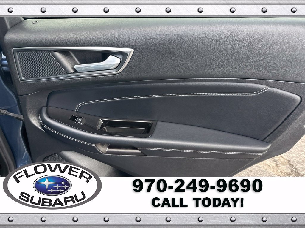 Used 2018 Ford Edge Titanium w/ Equipment Group 302A AWD/4WD image 16