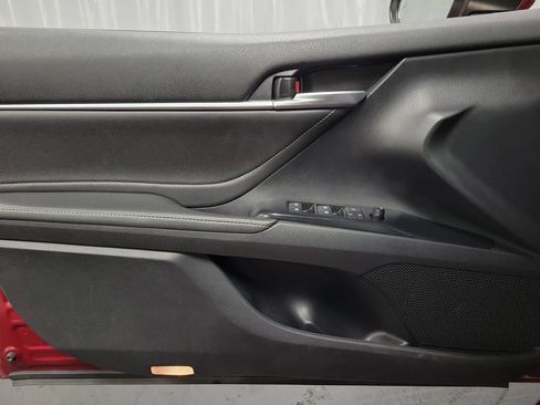 Used 2018 Toyota Camry XSE FWD image 24