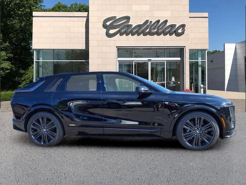 New 2026 Cadillac Lyriq V image 6