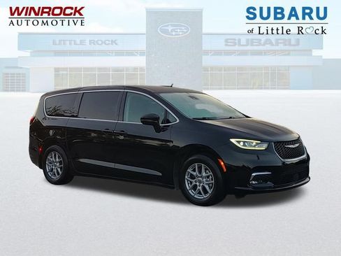 Used 2024 Chrysler Pacifica Touring-L FWD image 1