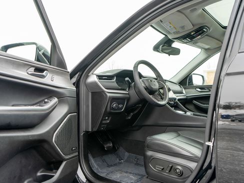 Used 2023 Jeep Grand Cherokee L Limited image 14