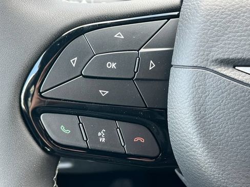 New 2027 Chrysler Pacifica Limited FWD image 20