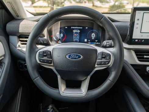 Certified 2025 Ford Explorer Active RWD image 23