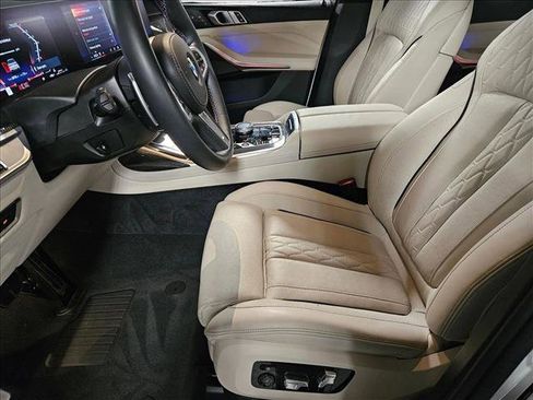 Certified 2025 BMW X7 M60i AWD/4WD image 17
