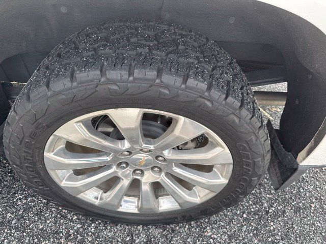 Used 2024 Chevrolet Silverado 1500 High Country w/ Technology Package AWD/4WD image 10