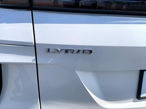 Used 2024 Cadillac Lyriq Luxury AWD/4WD image 7