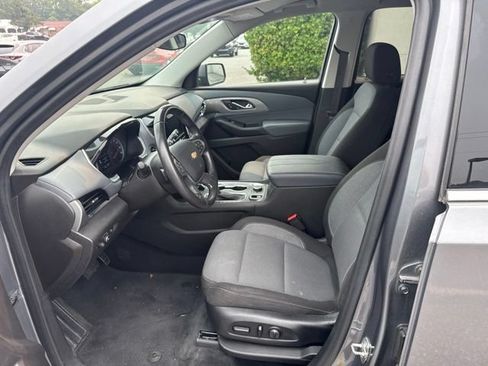 Used 2021 Chevrolet Traverse LT w/ LPO, Cargo Package FWD image 18