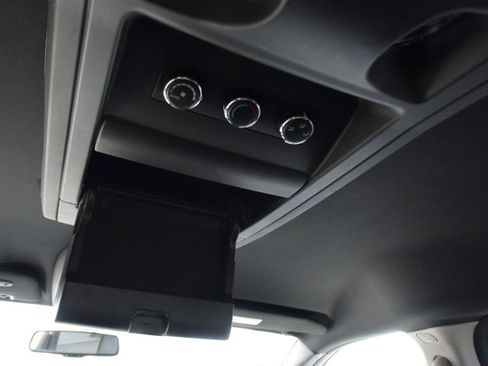 Used 2015 Dodge Grand Caravan SXT image 39