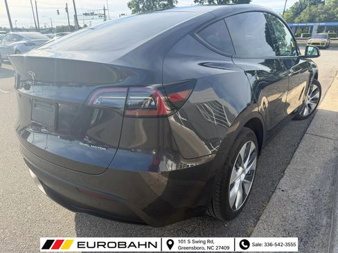 Used 2024 Tesla Model Y Long Range AWD/4WD image 5