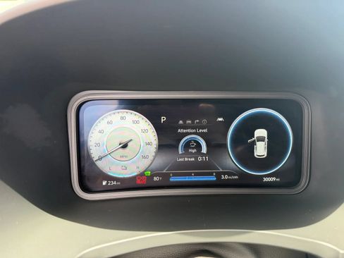 Used 2023 Hyundai Kona Limited FWD image 16