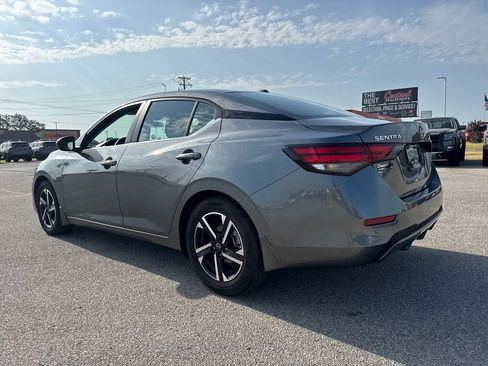 Used 2025 Nissan Sentra SV FWD image 4