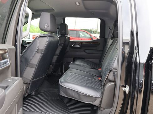 Used 2022 Chevrolet Silverado 1500 LT w/ Z71 Off-Road Package AWD/4WD image 10