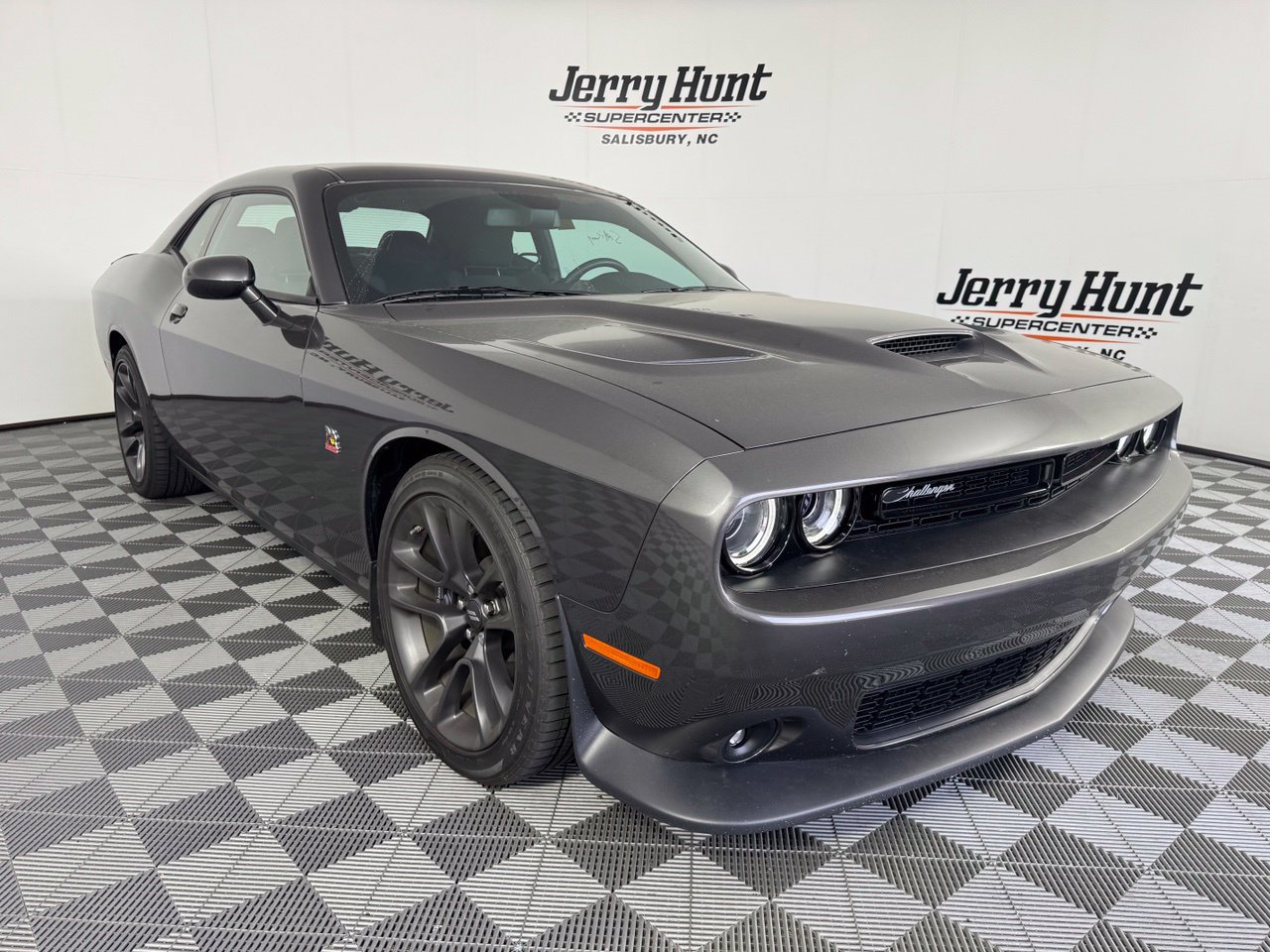 Used 2021 Dodge Challenger R/T Scat Pack RWD image 6